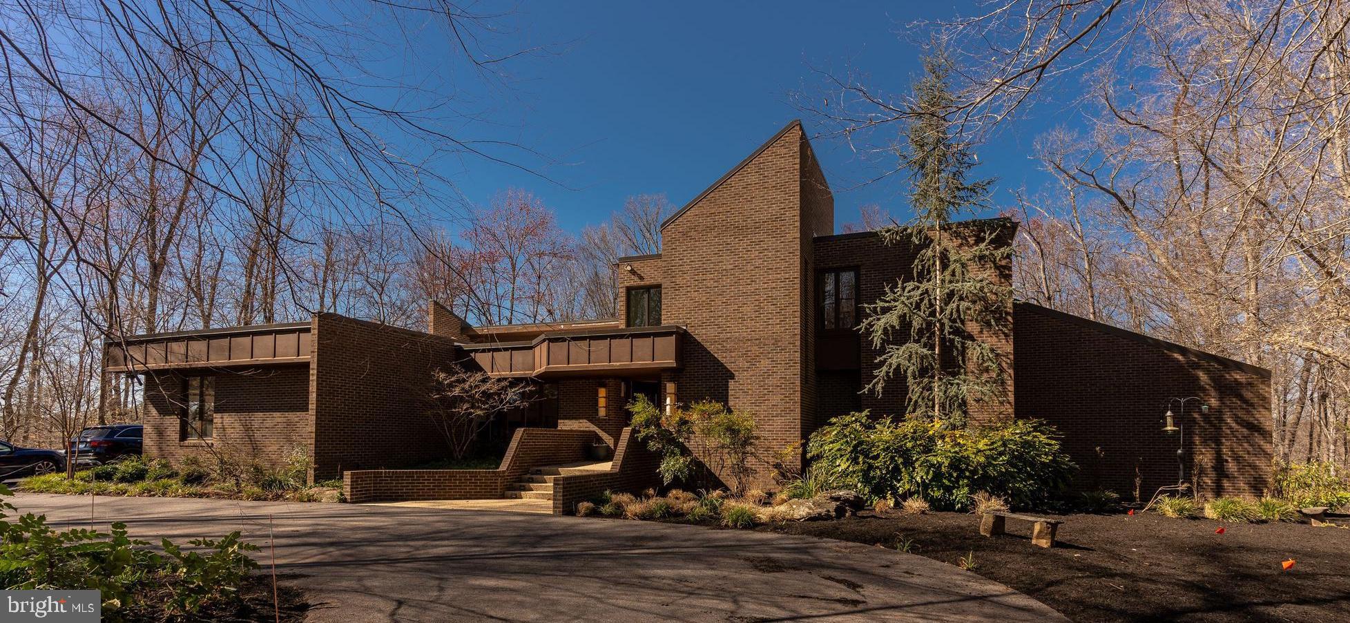 11000 Tara Road Potomac, MD 20854 - Photo 1 of 44 Welcome to 11000 Tara Rd.