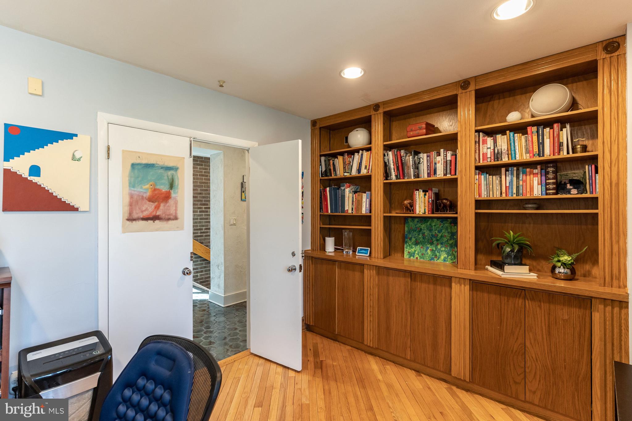 11000 Tara Road Potomac, MD 20854 - Photo 18 of 44 Study with Built-in Library Shelves