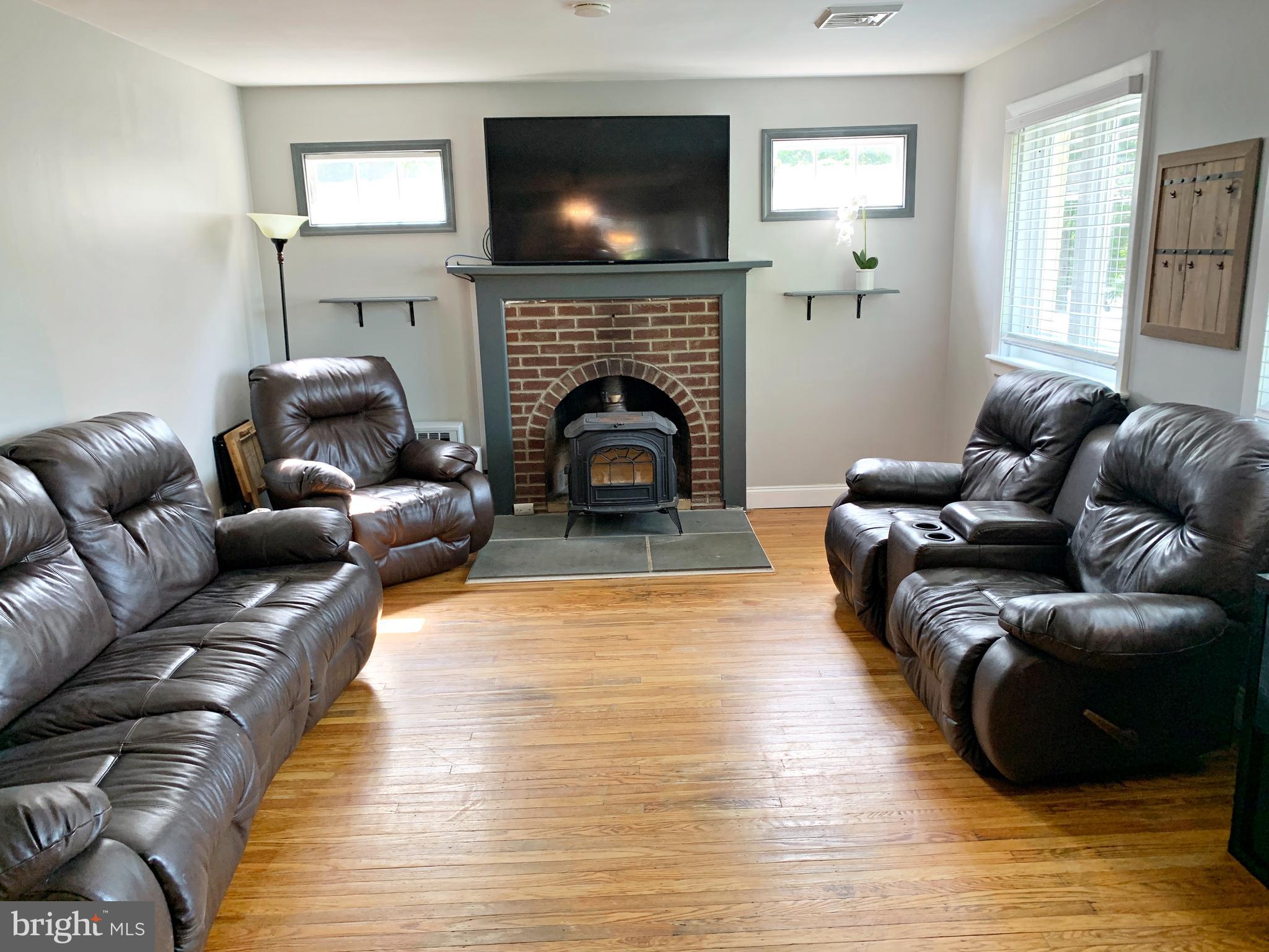 563 Durham Road Langhorne, PA 19047 - Photo 8 of 35 Gallery Image 8