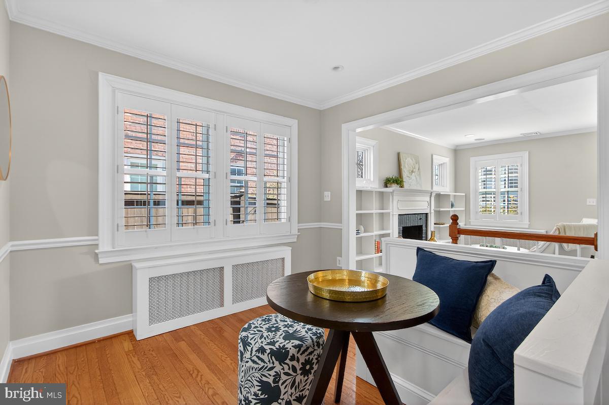 100 East Maple Street Alexandria, VA 22301 - Photo 13 of 114 a view of a dining room with furniture and window
