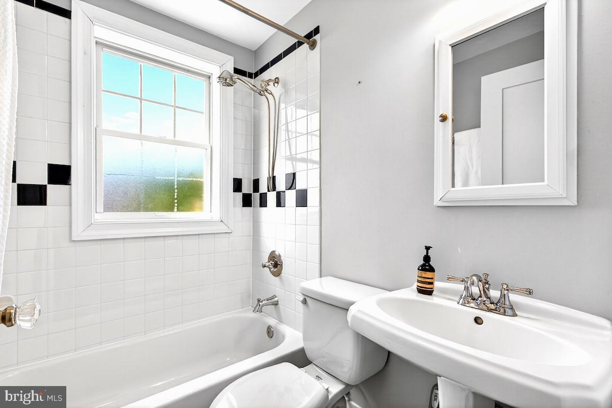 100 East Maple Street Alexandria, VA 22301 - Photo 36 of 114