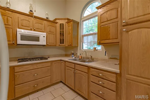 $799,500 | 9815 County Road 2780, Mountain View, MO 65548