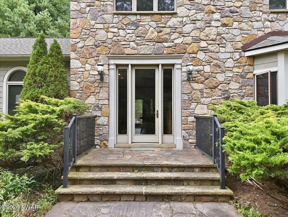 441 Emery Road Dingmans Ferry, PA 18328 - Photo 16 of 108 Gallery Image 16