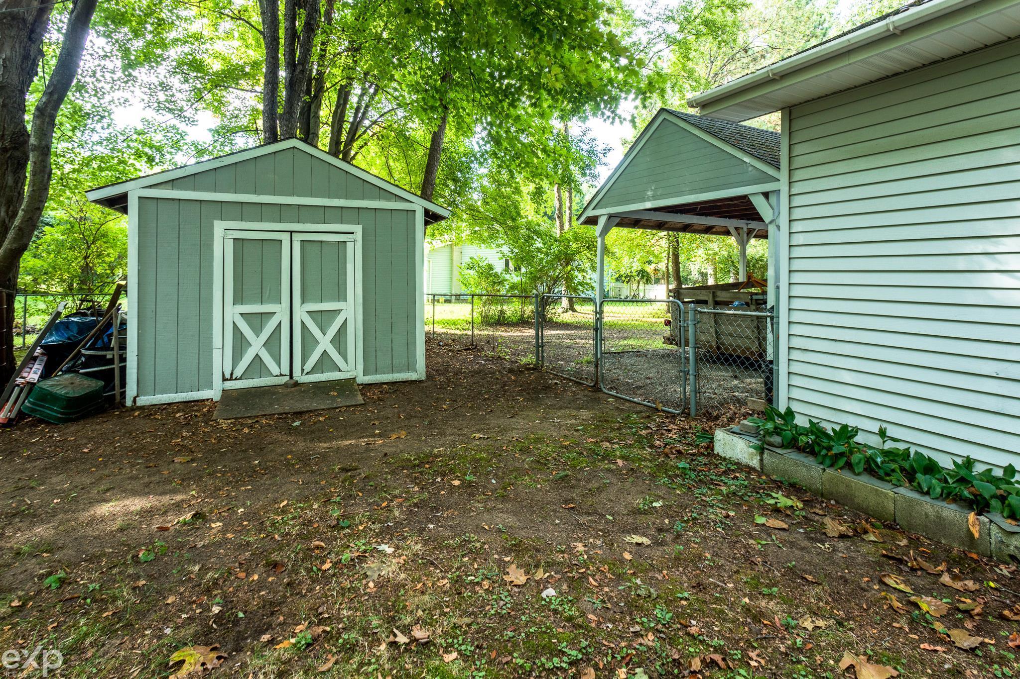 8891 Field Road Algonac, MI 48001 - Photo 6 of 37