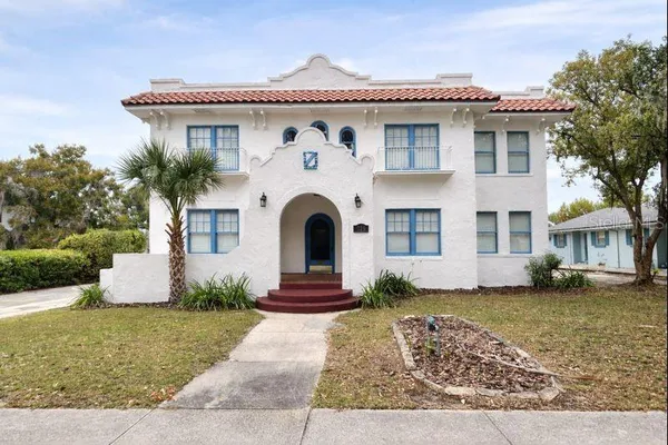 $17 | 725 West Central Avenue, Winter Haven, FL 33880