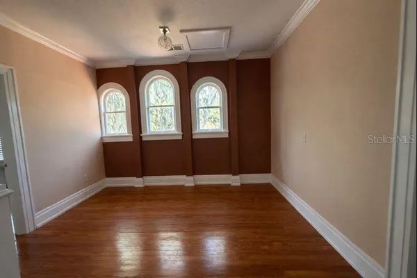 $17 | 725 West Central Avenue, Winter Haven, FL 33880