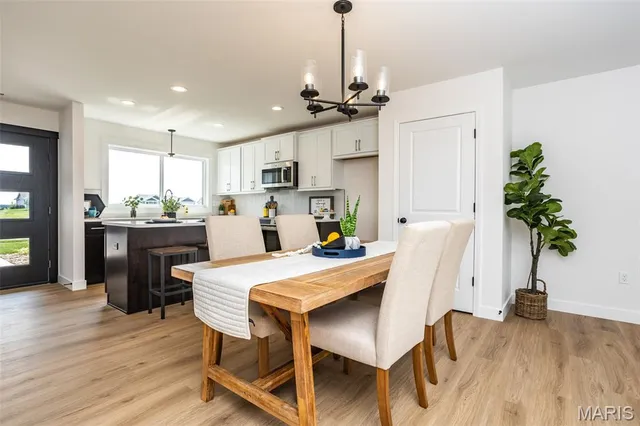 $271,000 | 116 Bridgeport Drive, Moro, IL 62067