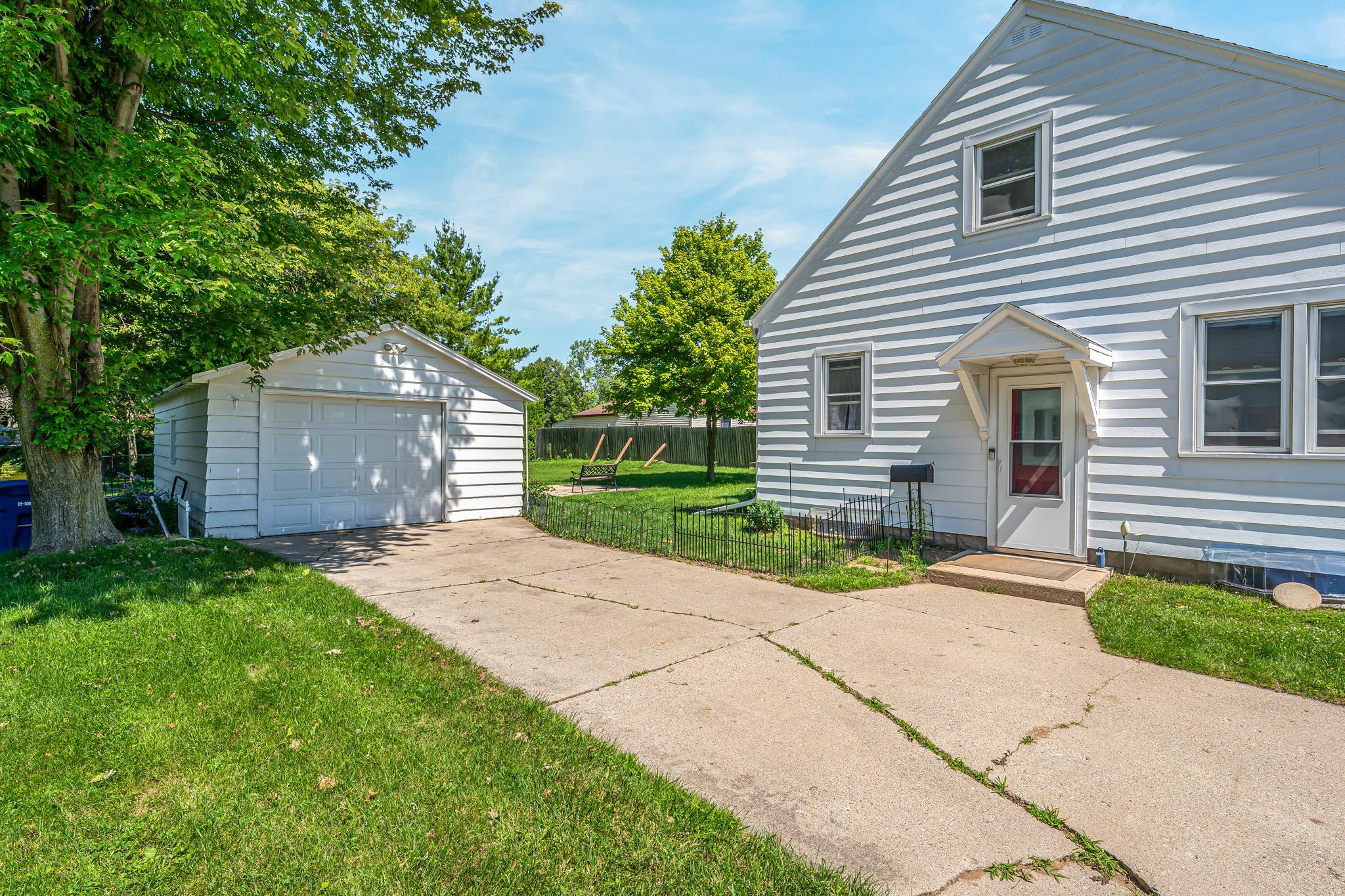 1406 South Ridge Road Green Bay, WI 54304 - Photo 22 of 34