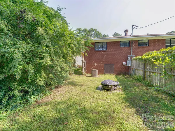 $2,075 | 1518 Mimosa Avenue, Charlotte, NC 28205