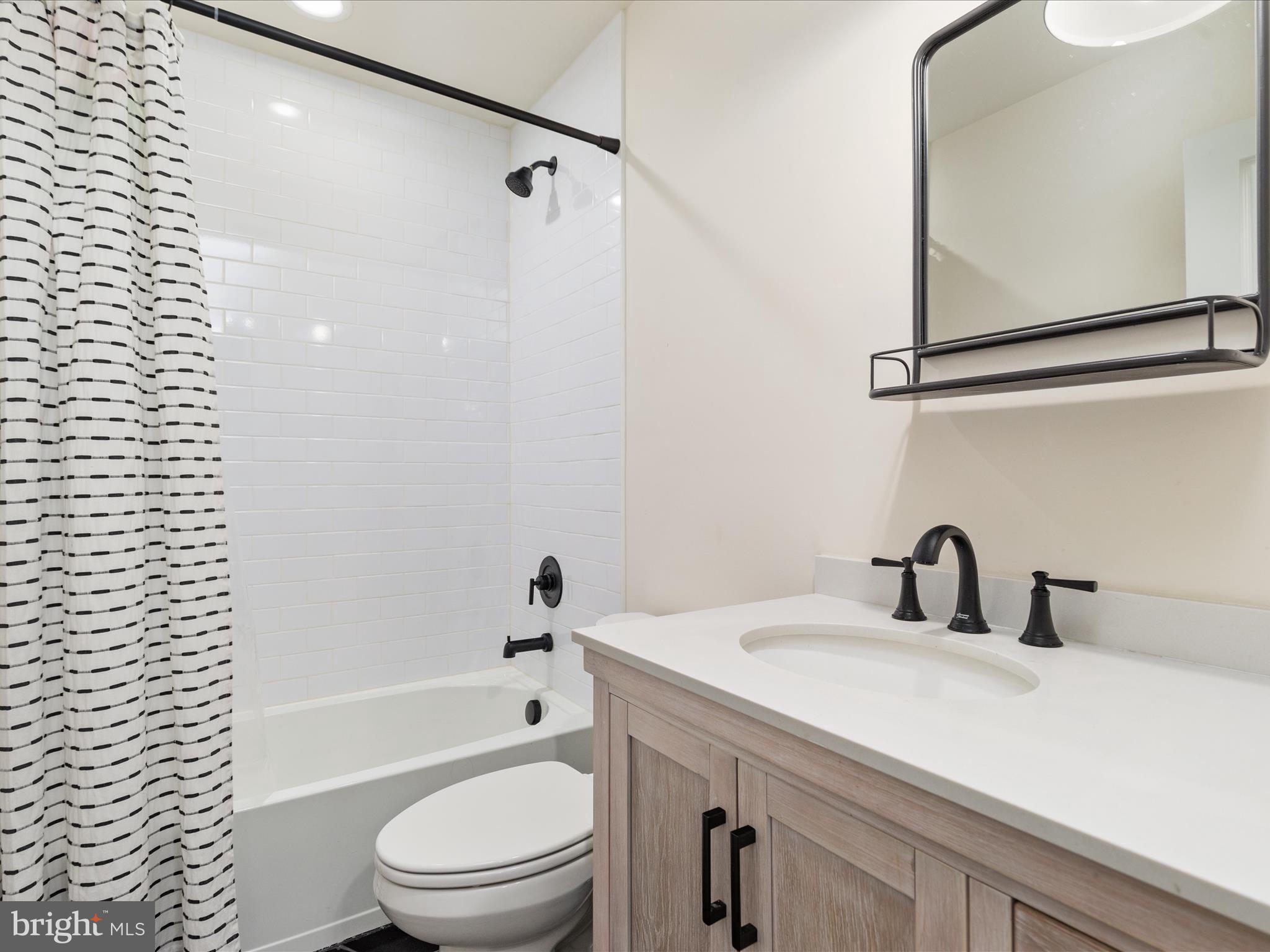 4576 Midland Road Midland, VA 22728 - Photo 17 of 39 Full bath on main level