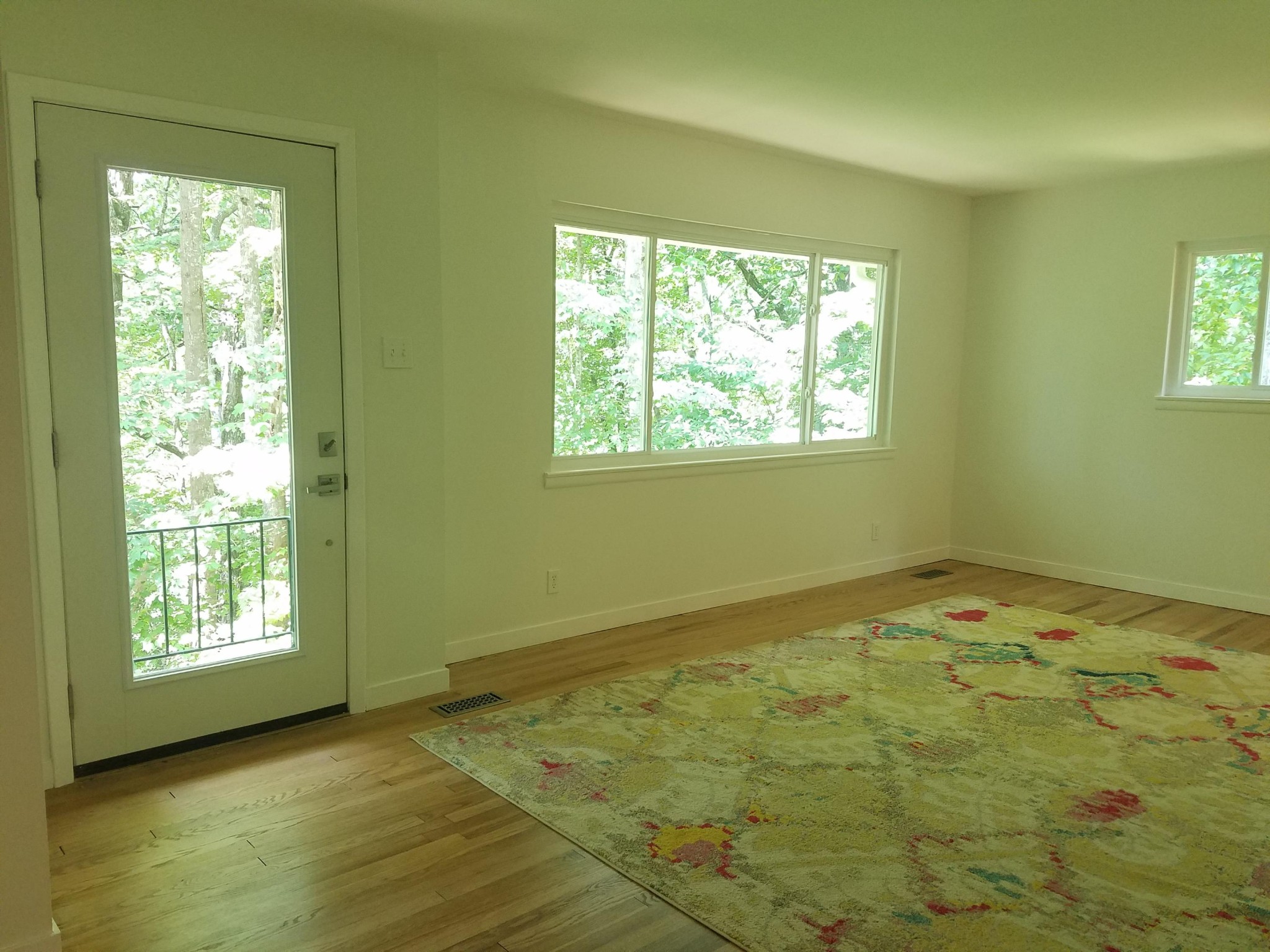 552 Foust Carney Road Powell, TN 37849 - Photo 9 of 35 a view of an empty room and window