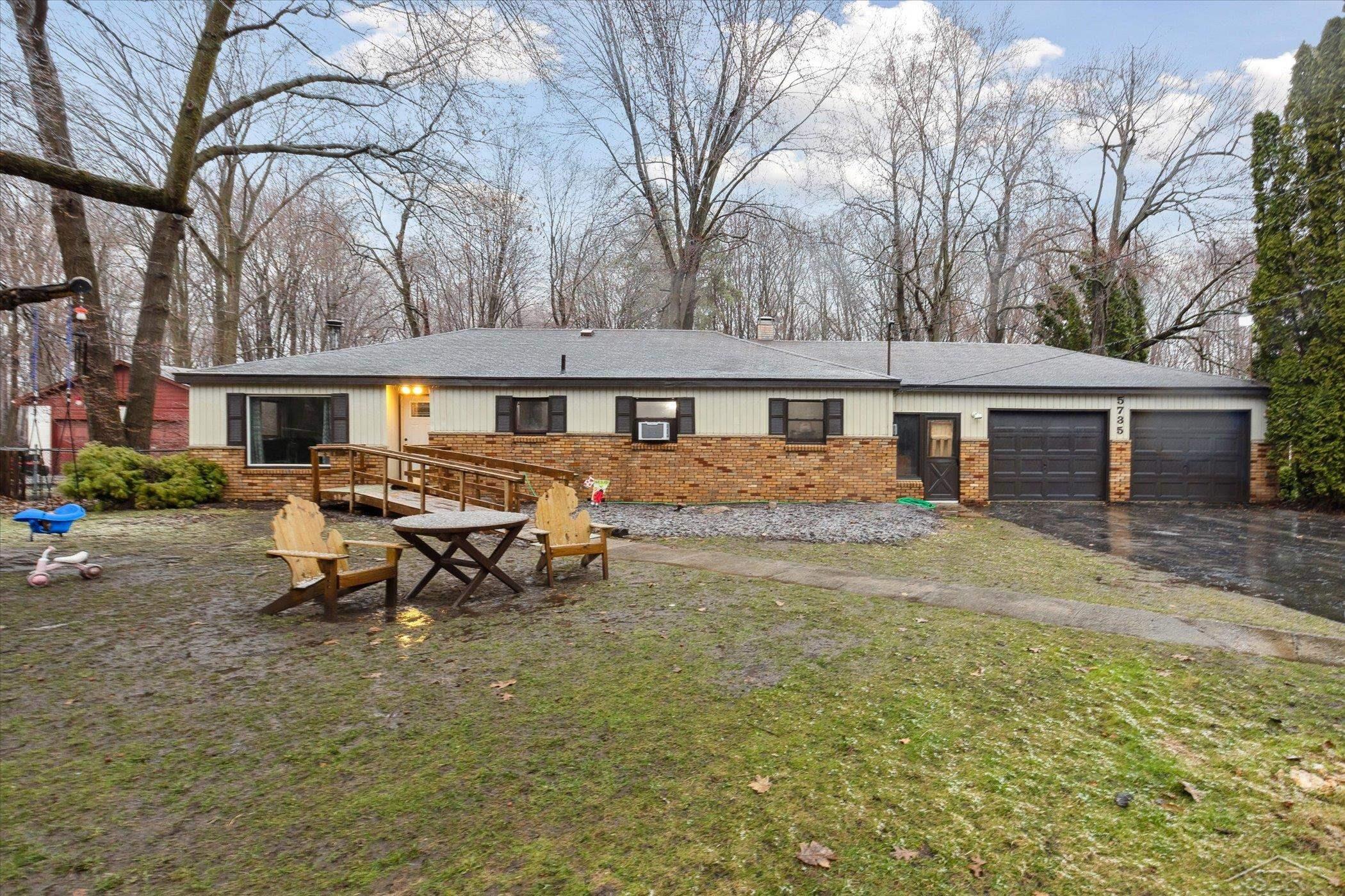 5735 Townline Road Birch Run, MI 48415 - Photo 3 of 31 50170316-6188b575-8c58-4b64-8a51-fc6ff701533c.JPG