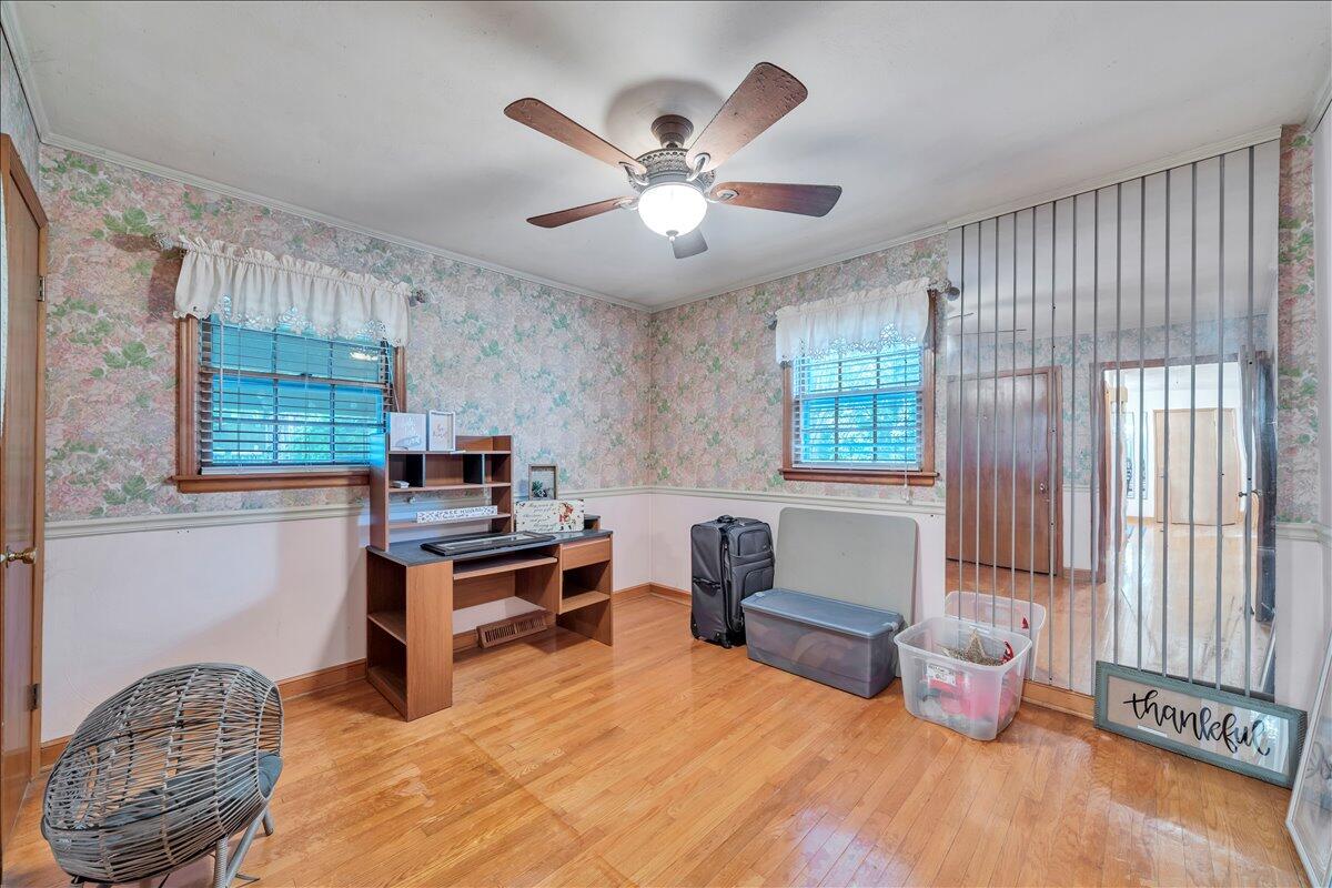 1525 West Ruritan Road Roanoke, VA 24012 - Photo 23 of 62 a living room with furniture and a window