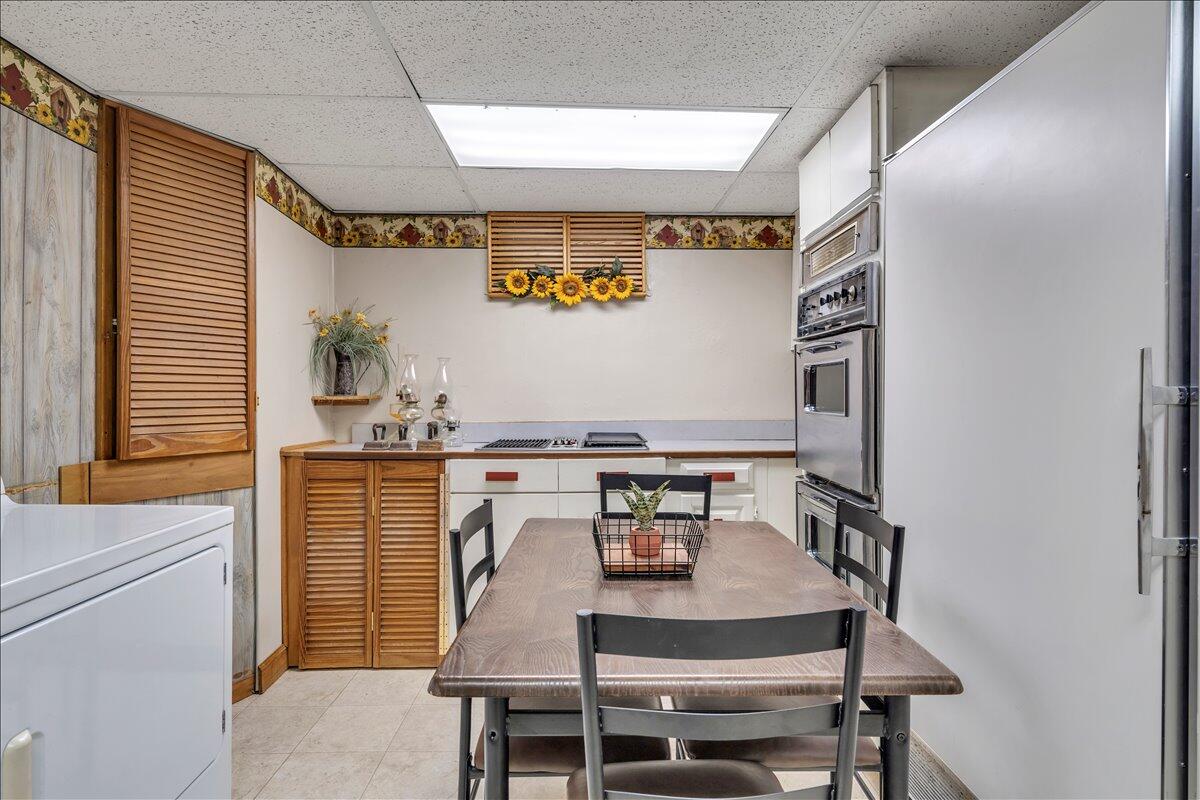 1525 West Ruritan Road Roanoke, VA 24012 - Photo 35 of 62 a workspace with furniture and window