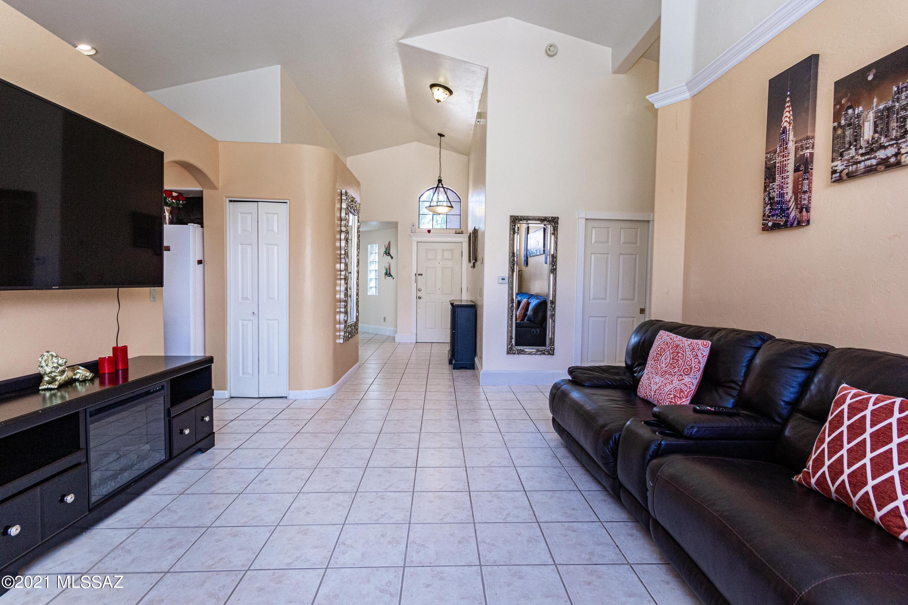 9157 East Dawn Post Road Tucson, AZ 85749 - Photo 5 of 25