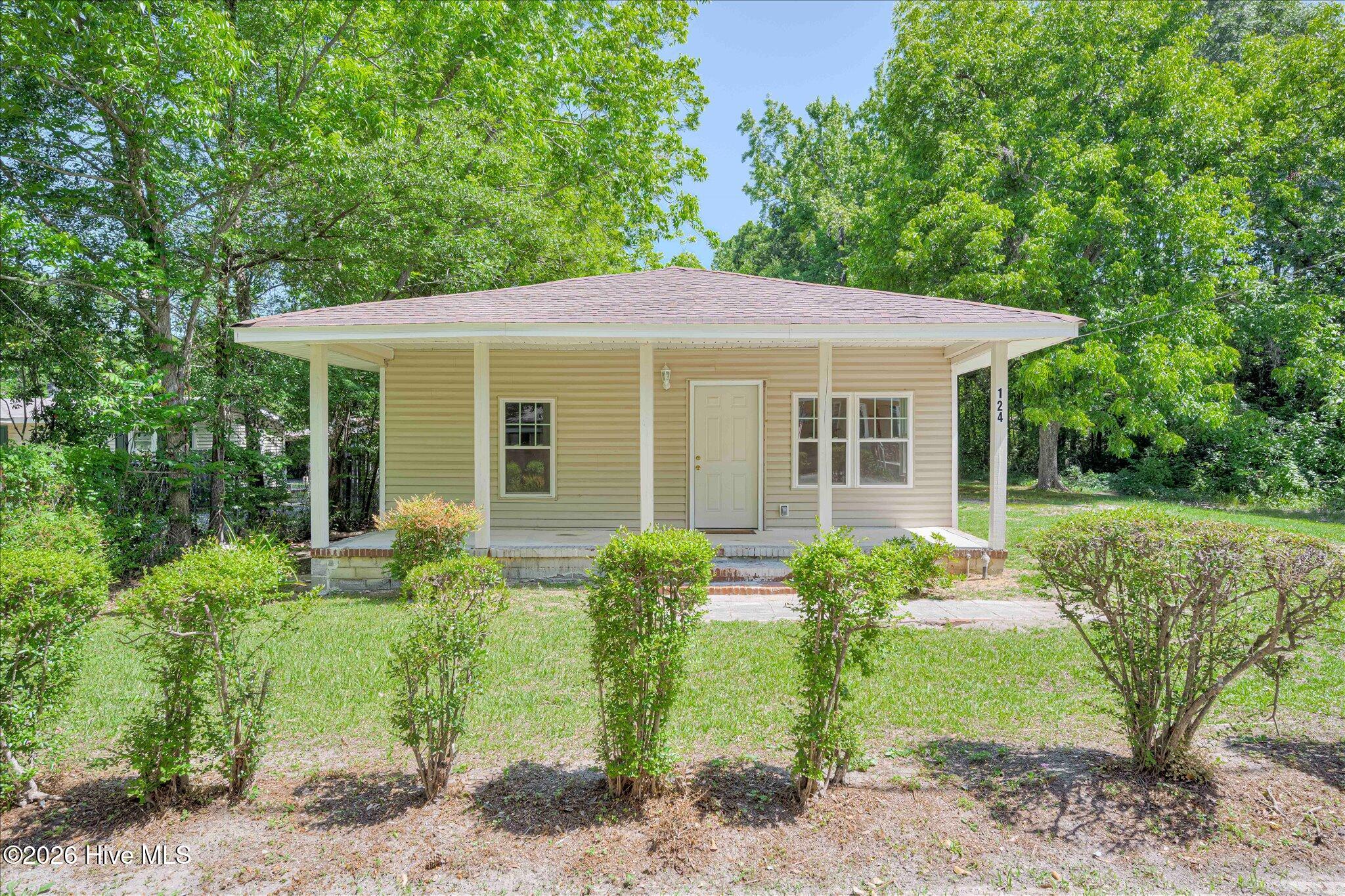 124 West Street Thomson, GA 30824 - Photo 27 of 28 Front of Home Streetview