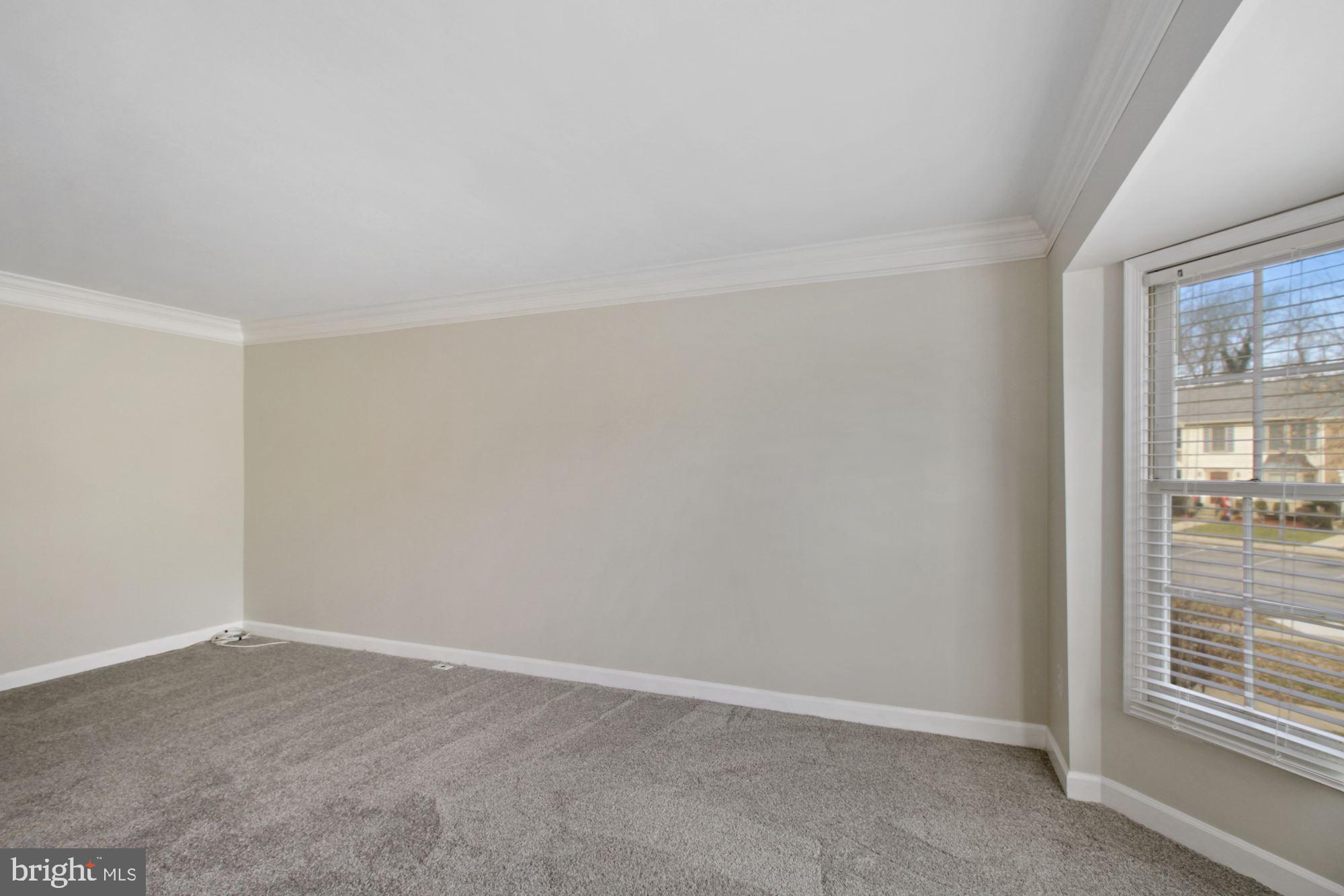 2293 Canteen Circle Odenton, MD 21113 - Photo 5 of 37 Living Room