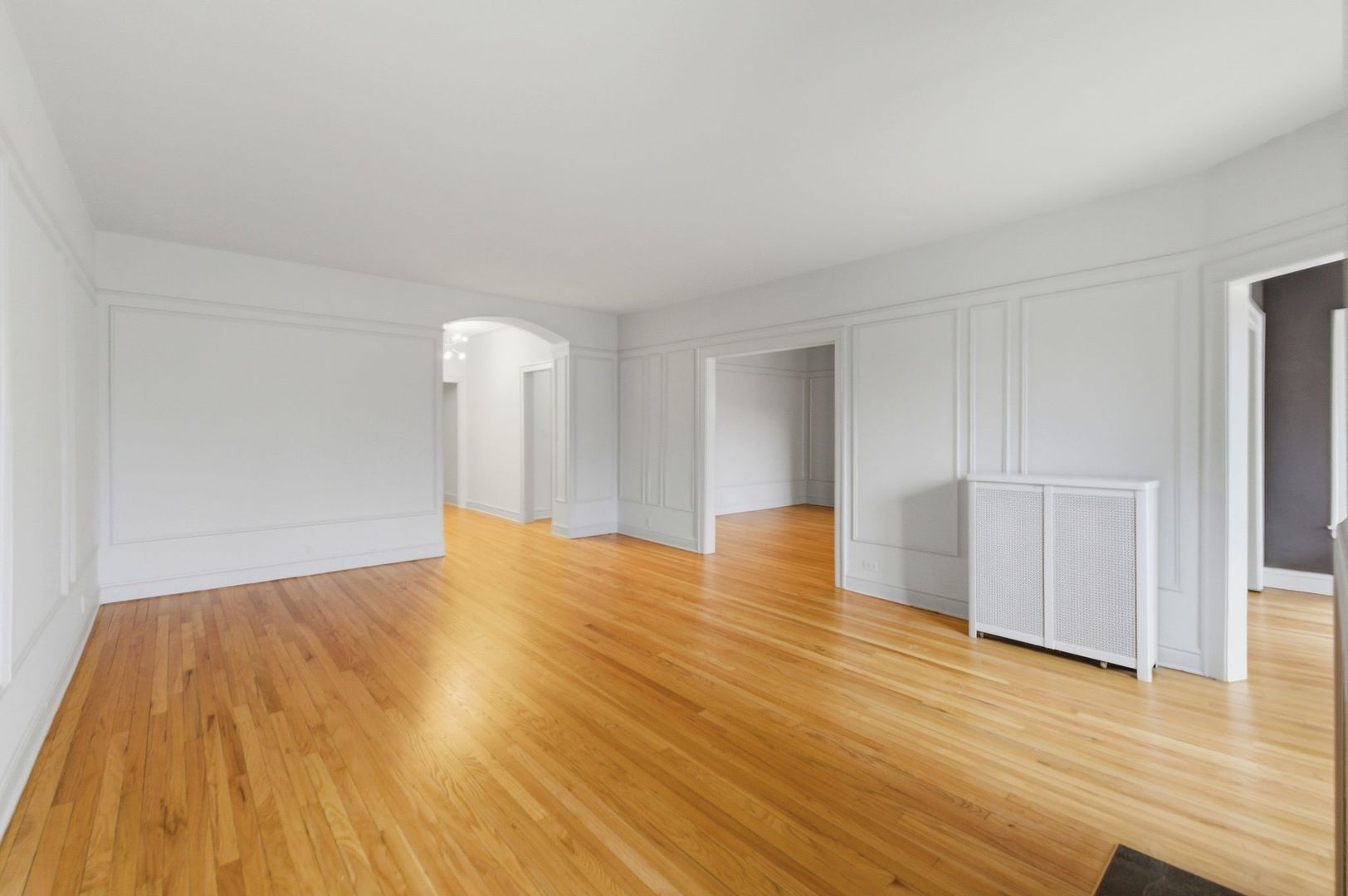 540 Sheridan Road, Unit 3 Evanston, IL 60202 - Photo 9 of 25 a view of empty room with wooden floor