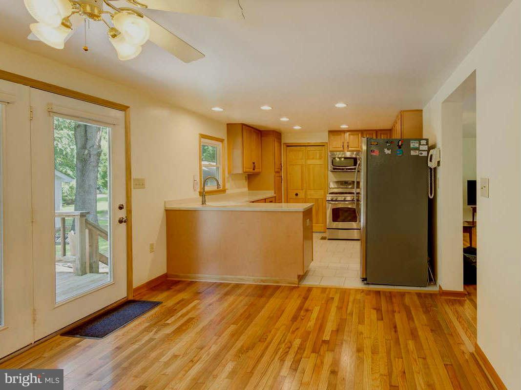 478 Edgewater Road Pasadena, MD 21122 - Photo 11 of 22 Dining Room & Kitchen