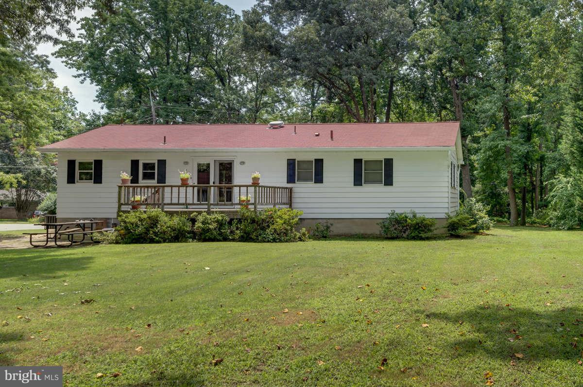 Exterior (Rear)