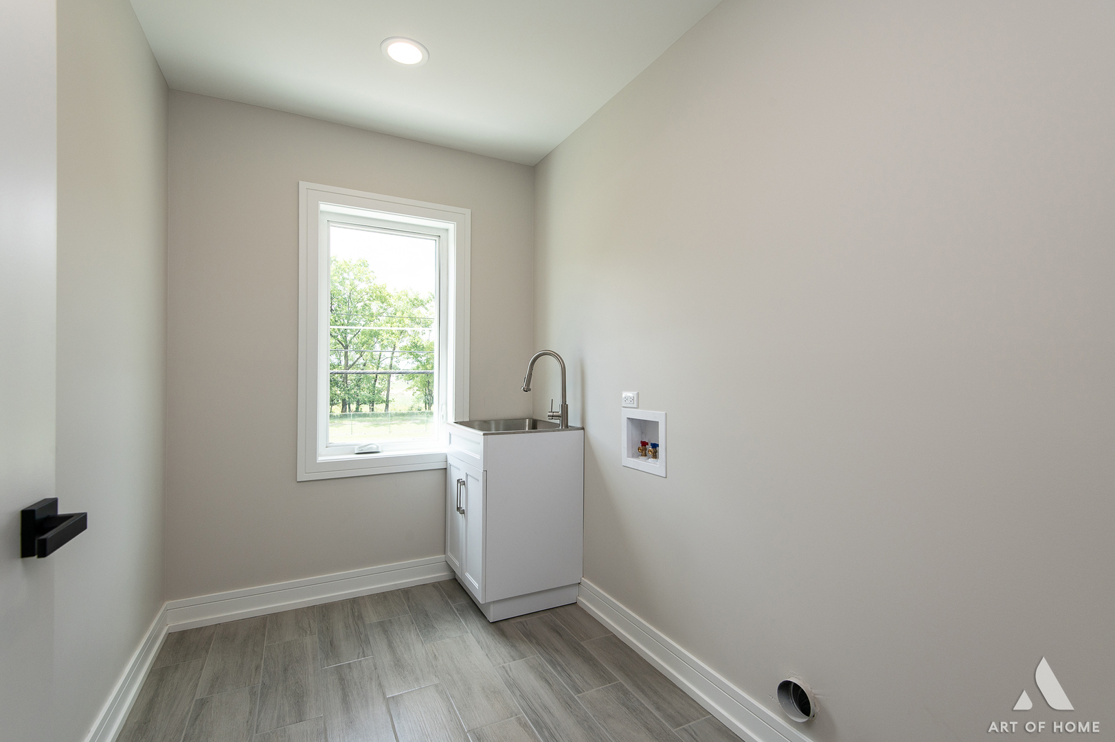 7957 West 73rd Place Bridgeview, IL 60455 - Photo 36 of 40 an empty room with a window