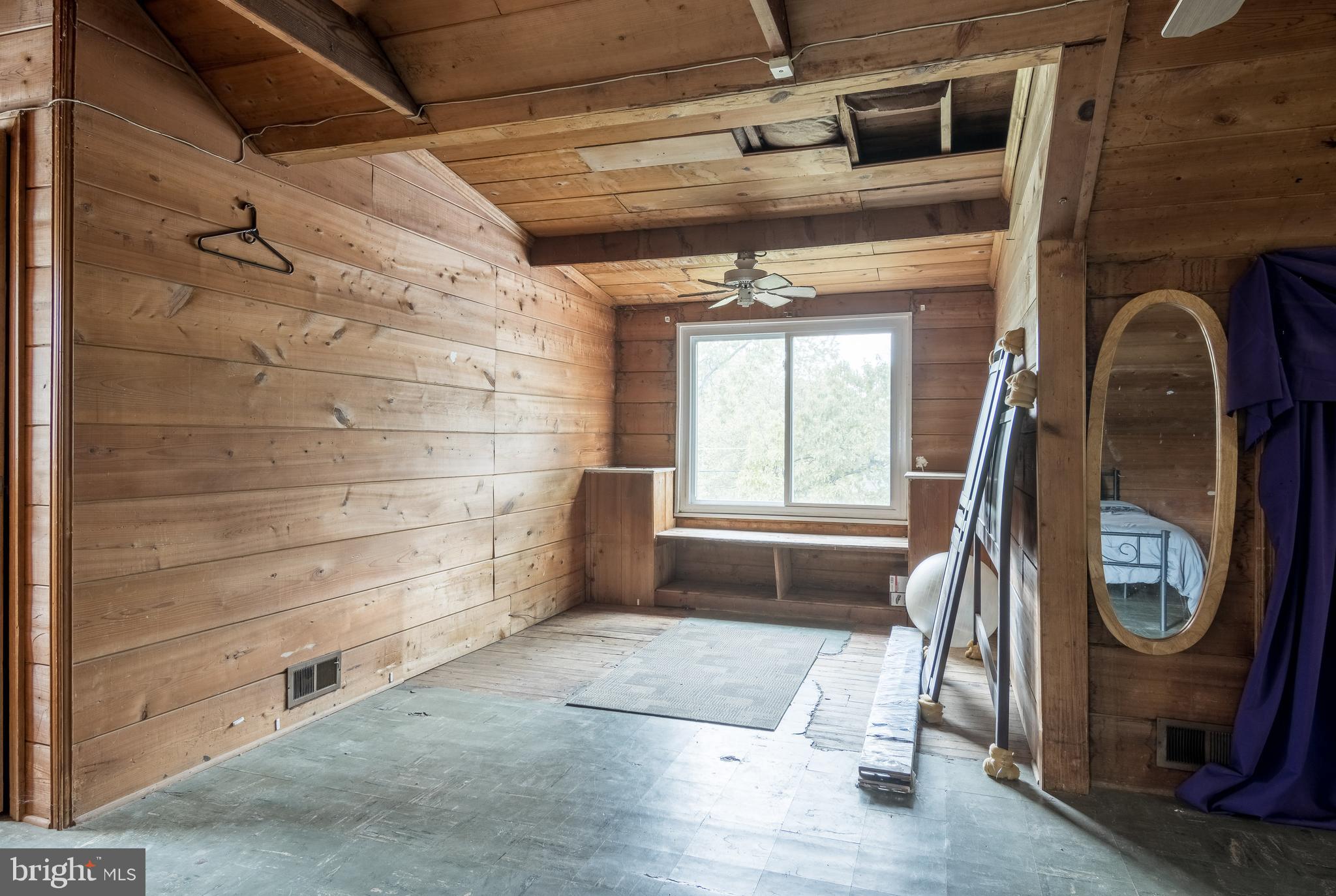 3629 Forest Hill Road Baltimore, MD 21207 - Photo 32 of 39 Picture the many uses for this lit up side area.