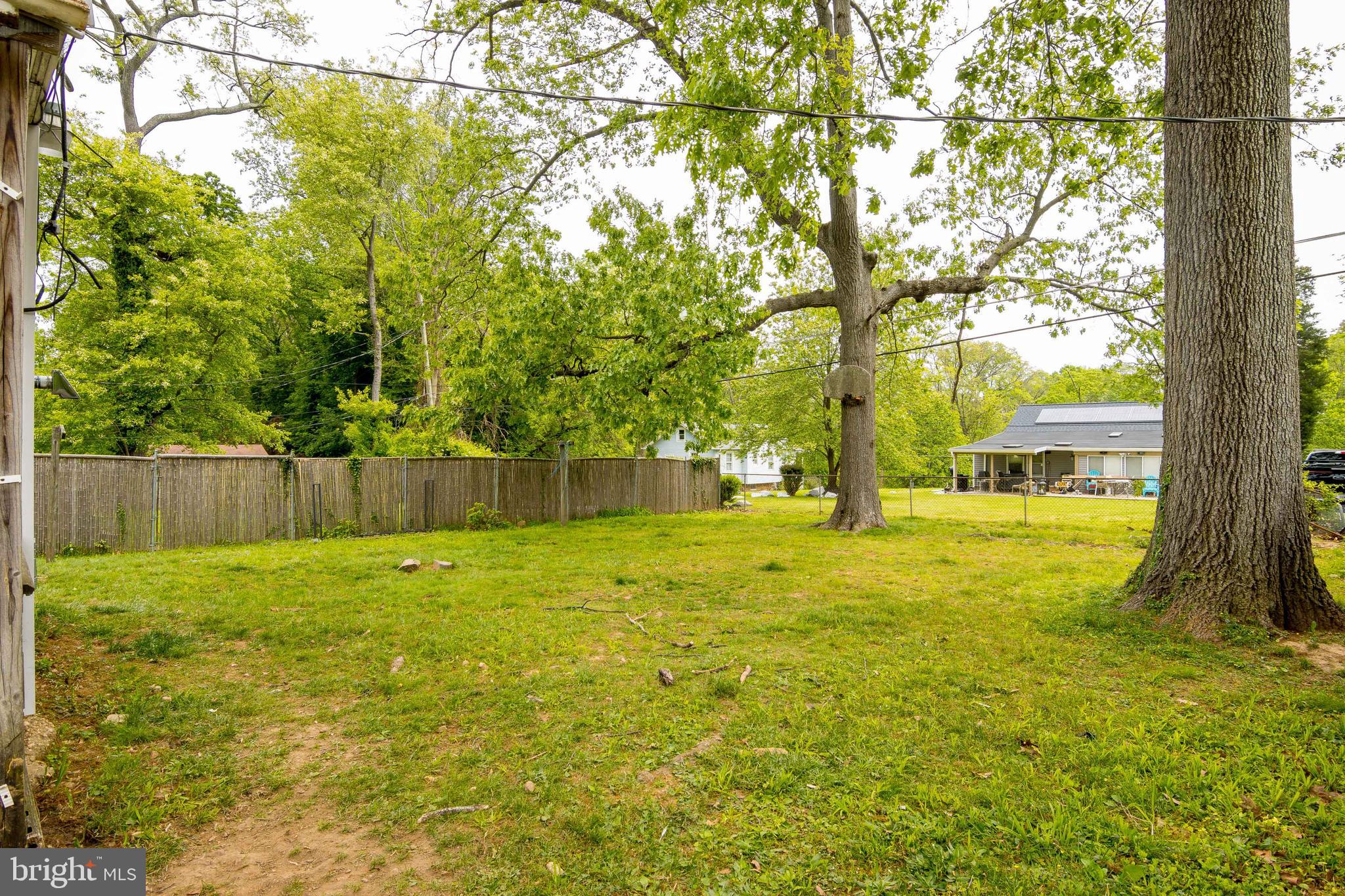 3629 Forest Hill Road Baltimore, MD 21207 - Photo 36 of 39 This yard is unbelievably huge and open.