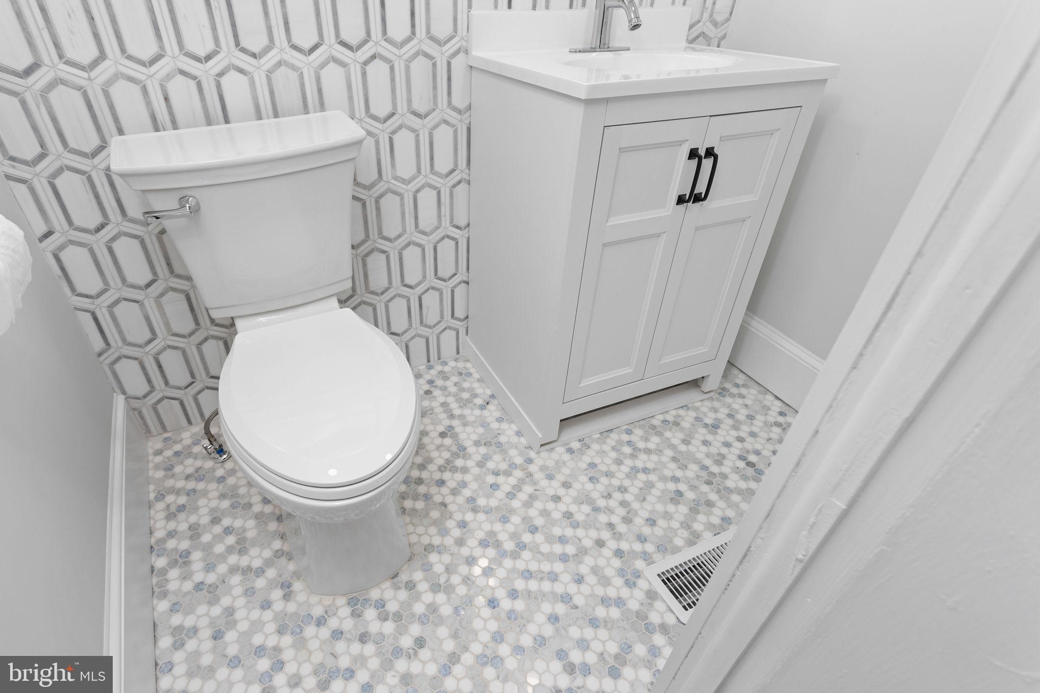 36 Chest-Georgetown Road Columbus, NJ 08022 - Photo 18 of 60 a white toilet sitting next to a sink