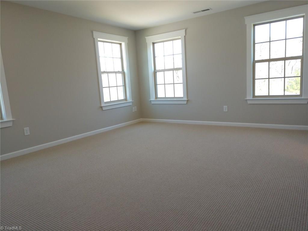 5517 Rambling Road Greensboro, NC 27409 - Photo 13 of 27