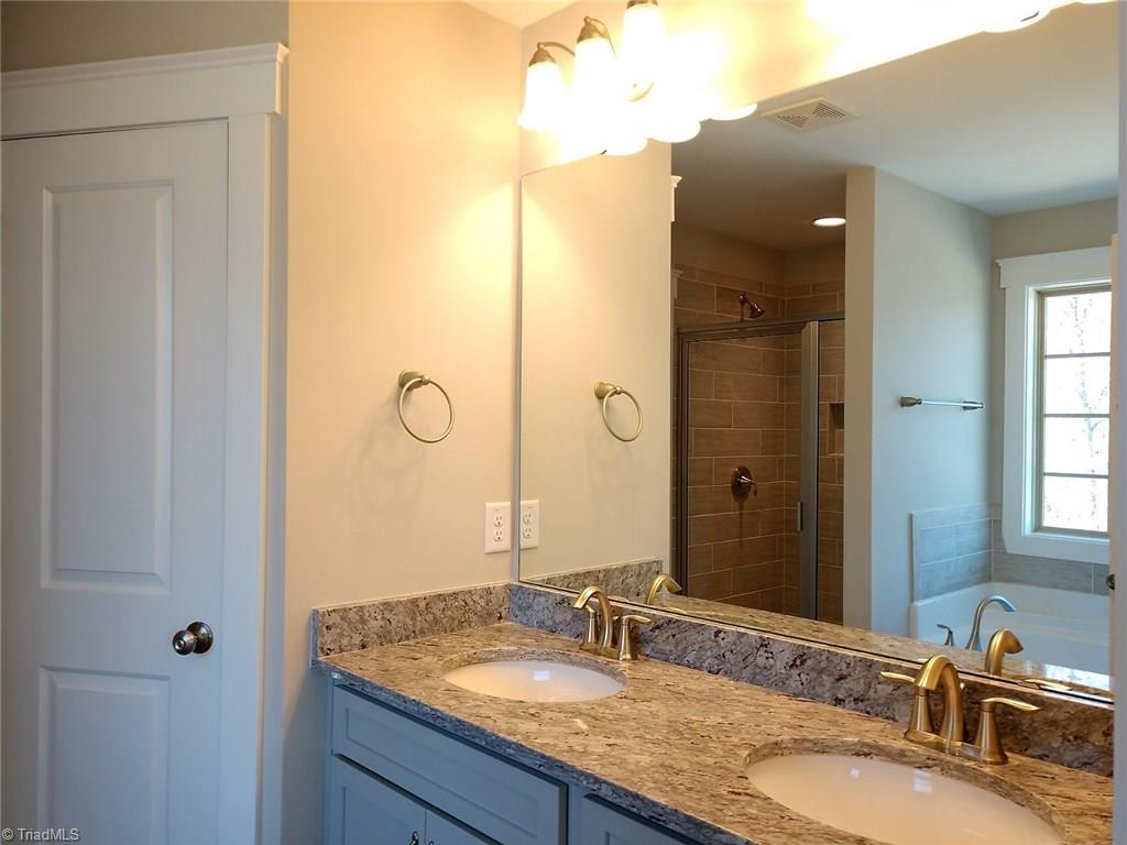 5517 Rambling Road Greensboro, NC 27409 - Photo 15 of 27