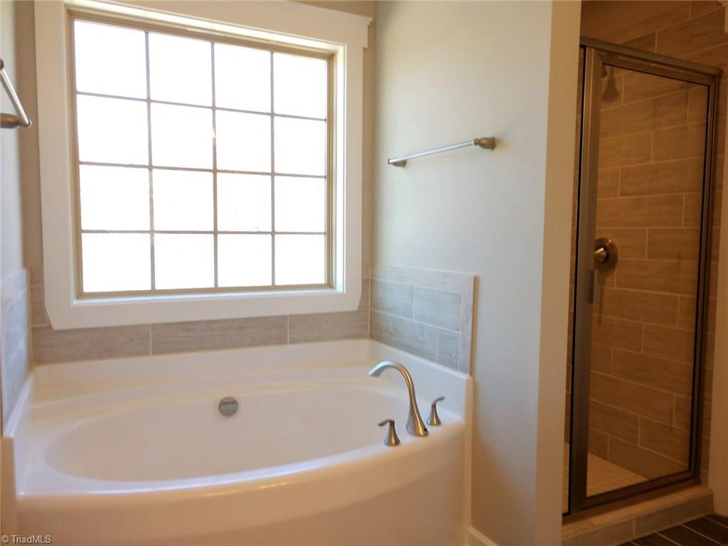 5517 Rambling Road Greensboro, NC 27409 - Photo 16 of 27