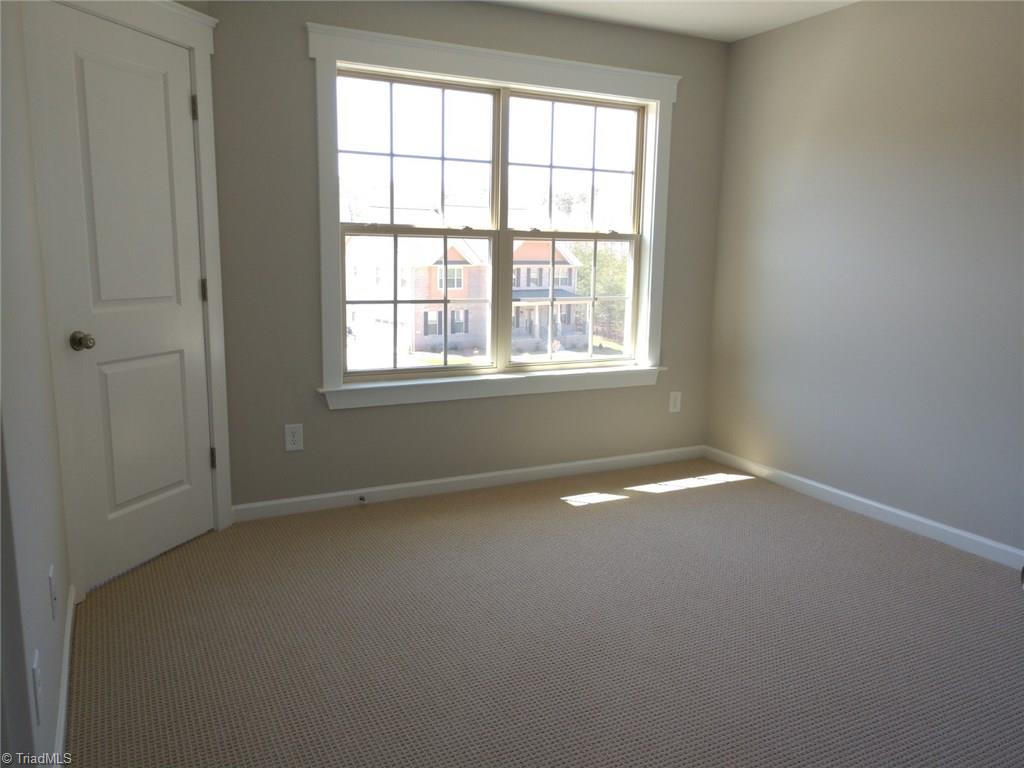 5517 Rambling Road Greensboro, NC 27409 - Photo 21 of 27