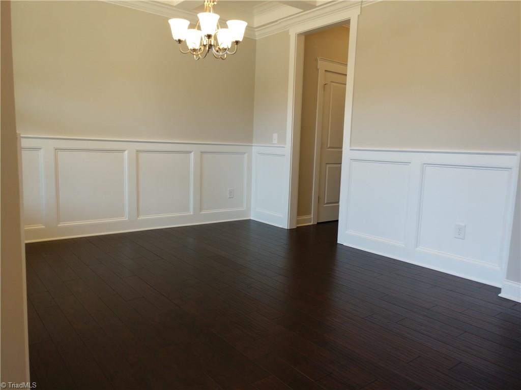 5517 Rambling Road Greensboro, NC 27409 - Photo 5 of 27