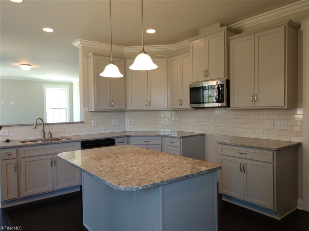 5517 Rambling Road Greensboro, NC 27409 - Photo 10 of 27