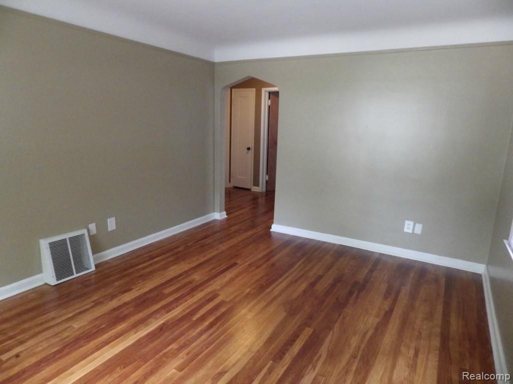 1399 Princeton Road Berkley, MI 48072 - Photo 2 of 20 Living Rm.jpg