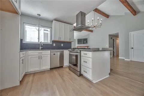 $330,000 | 10781 Oakmont Street, Overland Park, KS 66210