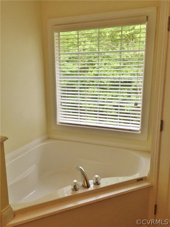 7212 Swiftrock Ridge Terrace Chesterfield, VA 23838 - Photo 9 of 17 Master garden tub