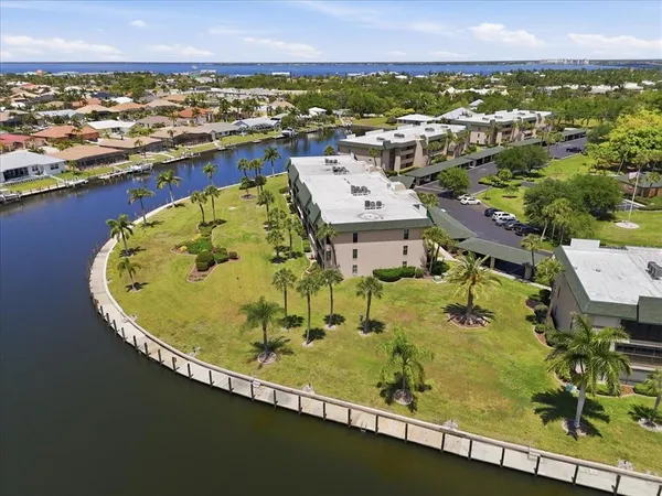 $2,500 | 601 Shreve Street, Unit 32B, Punta Gorda, FL 33950