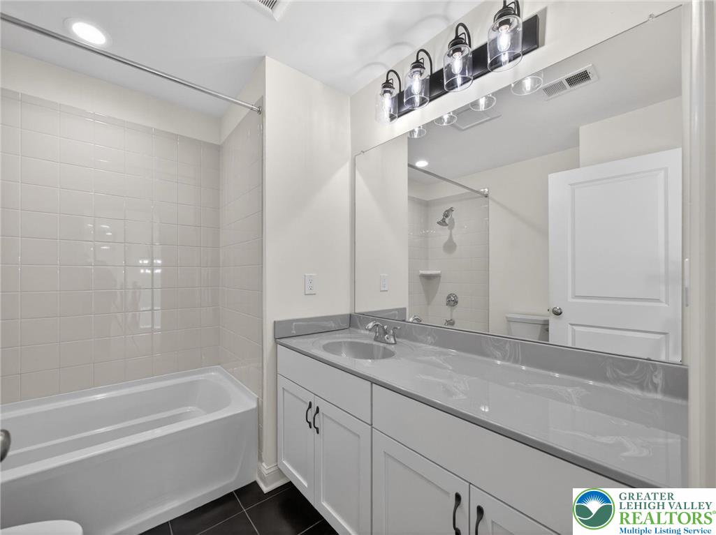 477 Newlins Road East Easton, PA 18040 - Photo 36 of 69 Full bathroom 2nd story