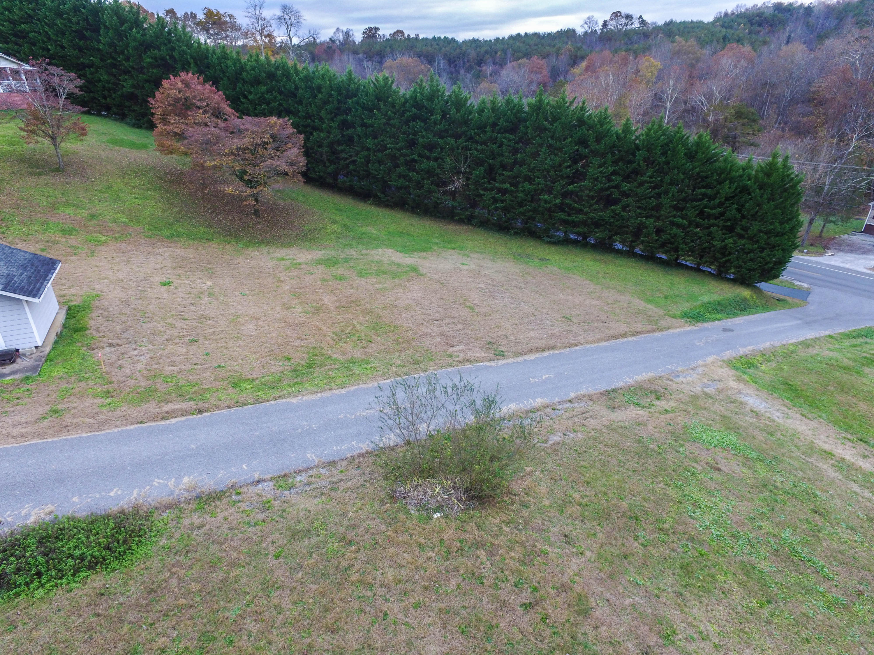181 Manor Road Clinton, TN 37716 - Photo 2 of 4 DJI_0002