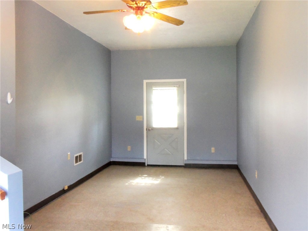 16850 Old State Road Middlefield, OH 44062 - Photo 5 of 23 Entry/Bonus room is perfect for entertaining, kids playroom or he/she cave...