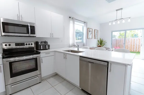 $2,700 | 16222 Southwest 290th Terrace, Unit 16222, Homestead, FL 33033