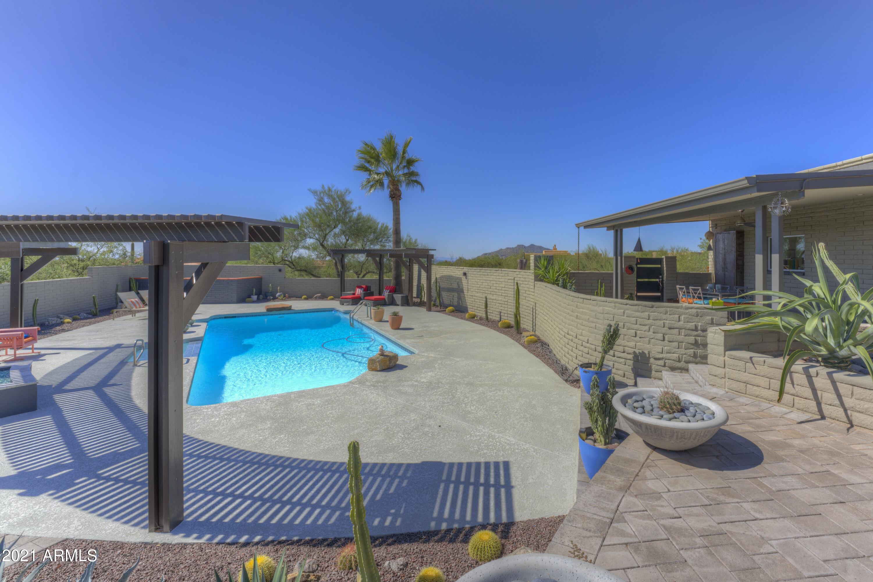 9535 Romping Road Carefree, AZ 85377 - Photo 47 of 61 Upper patio