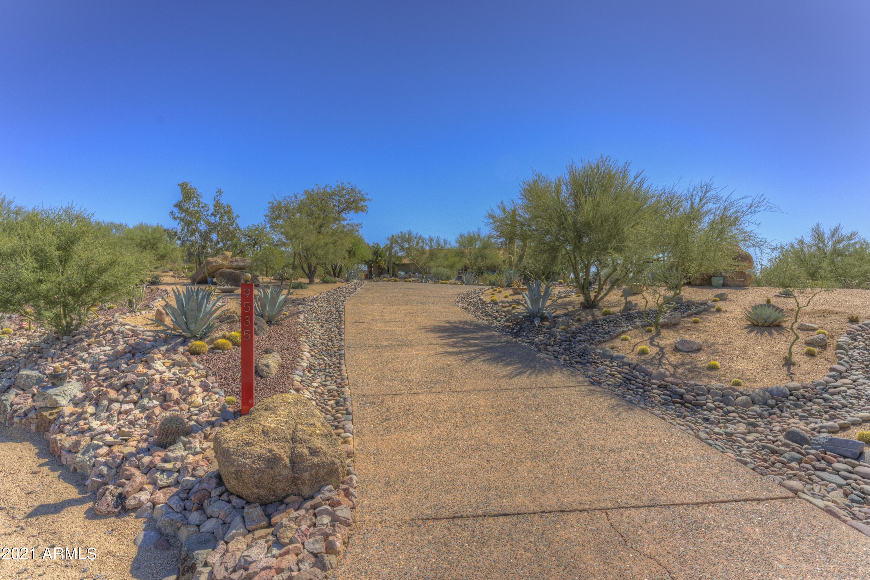 9535 Romping Road Carefree, AZ 85377 - Photo 9 of 61 Private Circular Drive