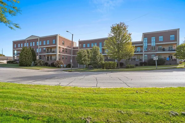 $329,900 | 555 Main Avenue, Unit 208, De Pere, WI 54115
