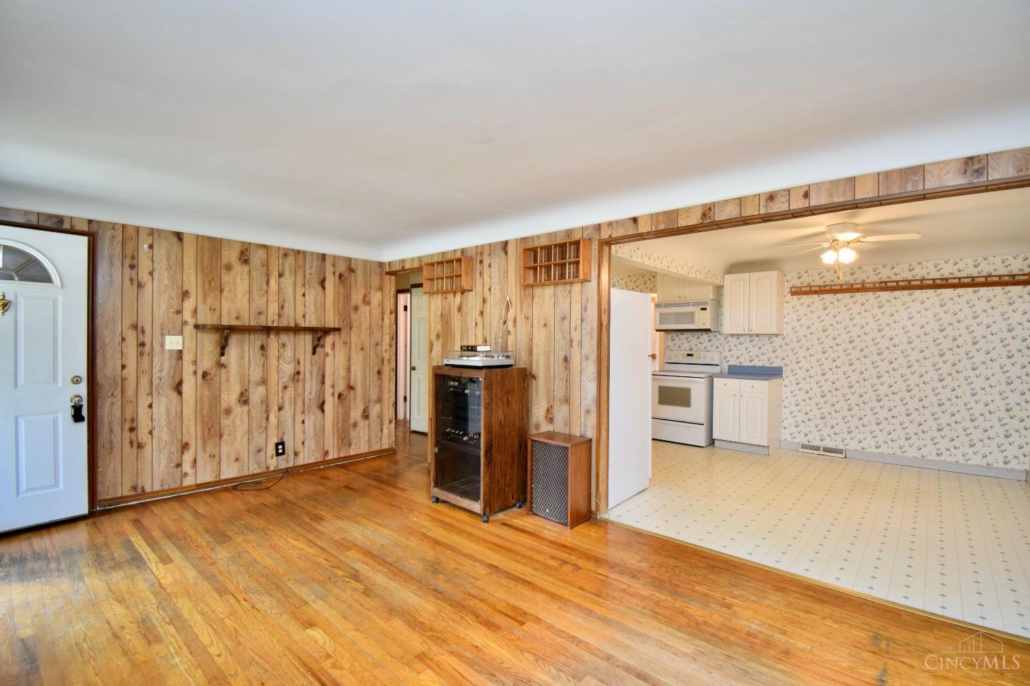 5351 Rapid Run Road Cincinnati, OH 45238 - Photo 3 of 31 Gallery Image 3