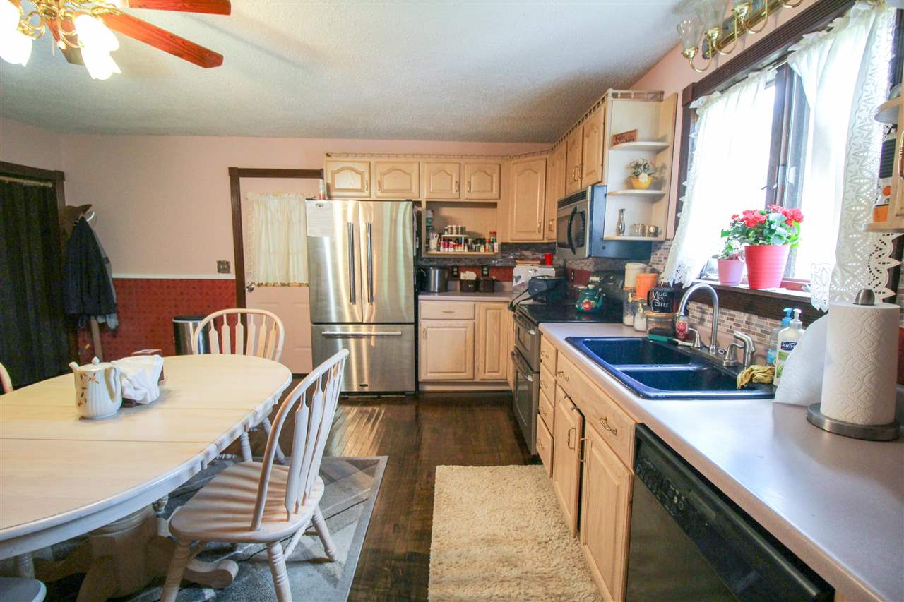 8317 Pettit Road Birch Run, MI 48415 - Photo 13 of 50 50045029-12.JPG