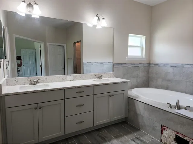 $545,000 | 422 Shannon Ests Court, Plant City, FL 33563