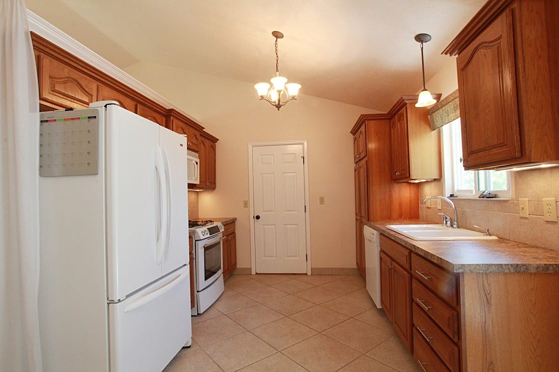 2718 Rincon Drive Grand Junction, CO 81503 - Photo 8 of 29 Gallery Image 8