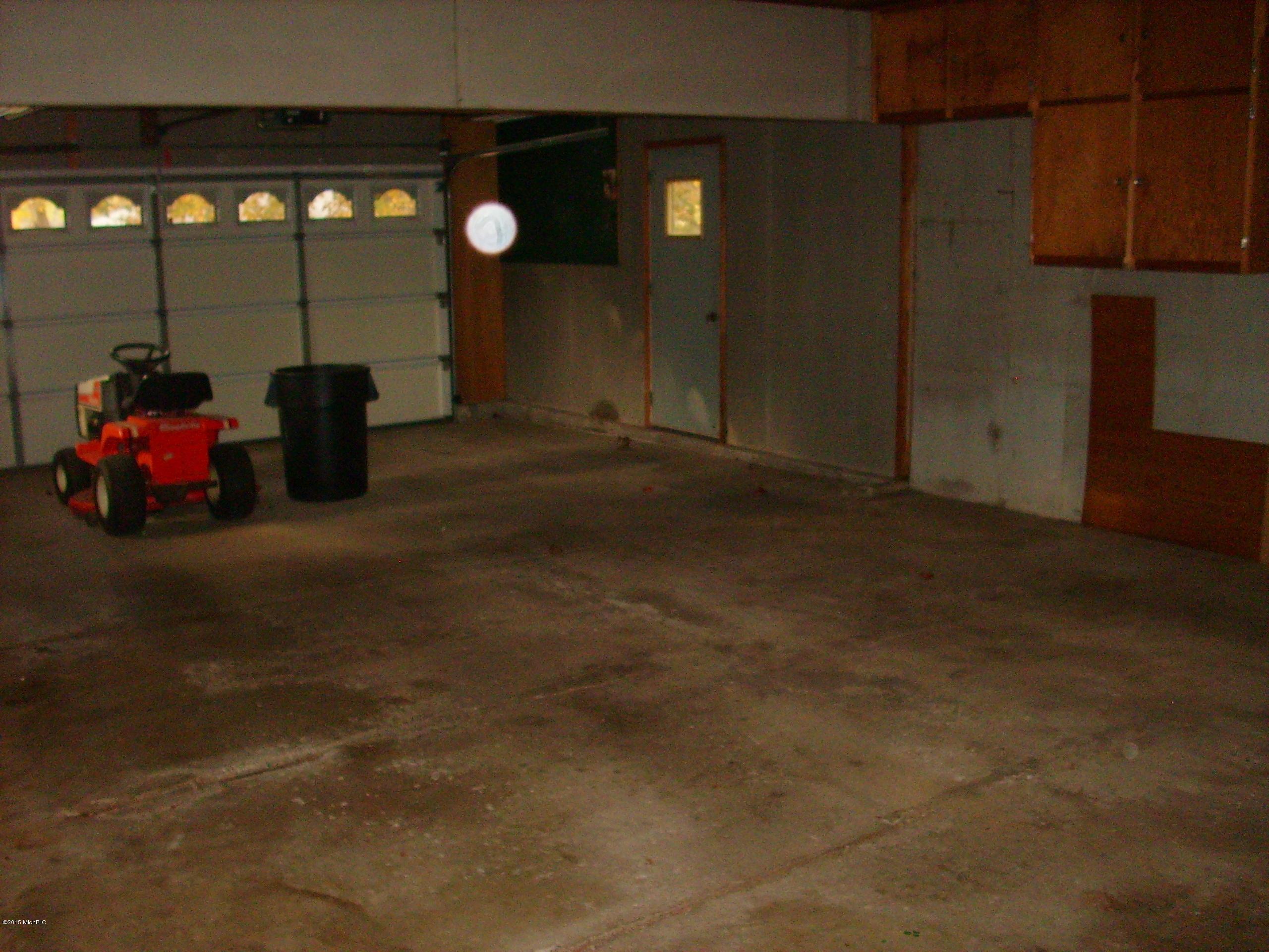 425 East Minges Road Battle Creek, MI 49015 - Photo 18 of 18 425 E Minges (25)